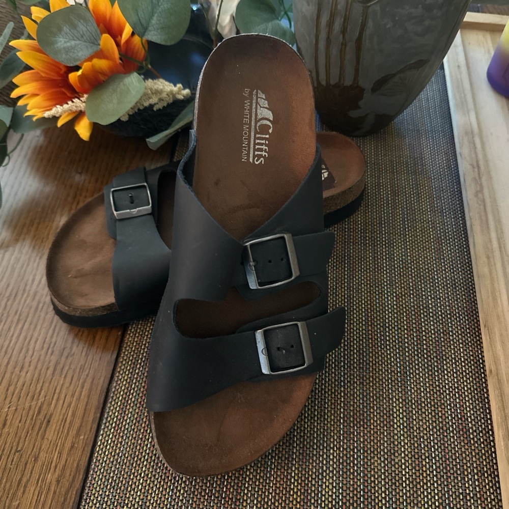 Cliffs by White Mountain Double Buckle Black Slides